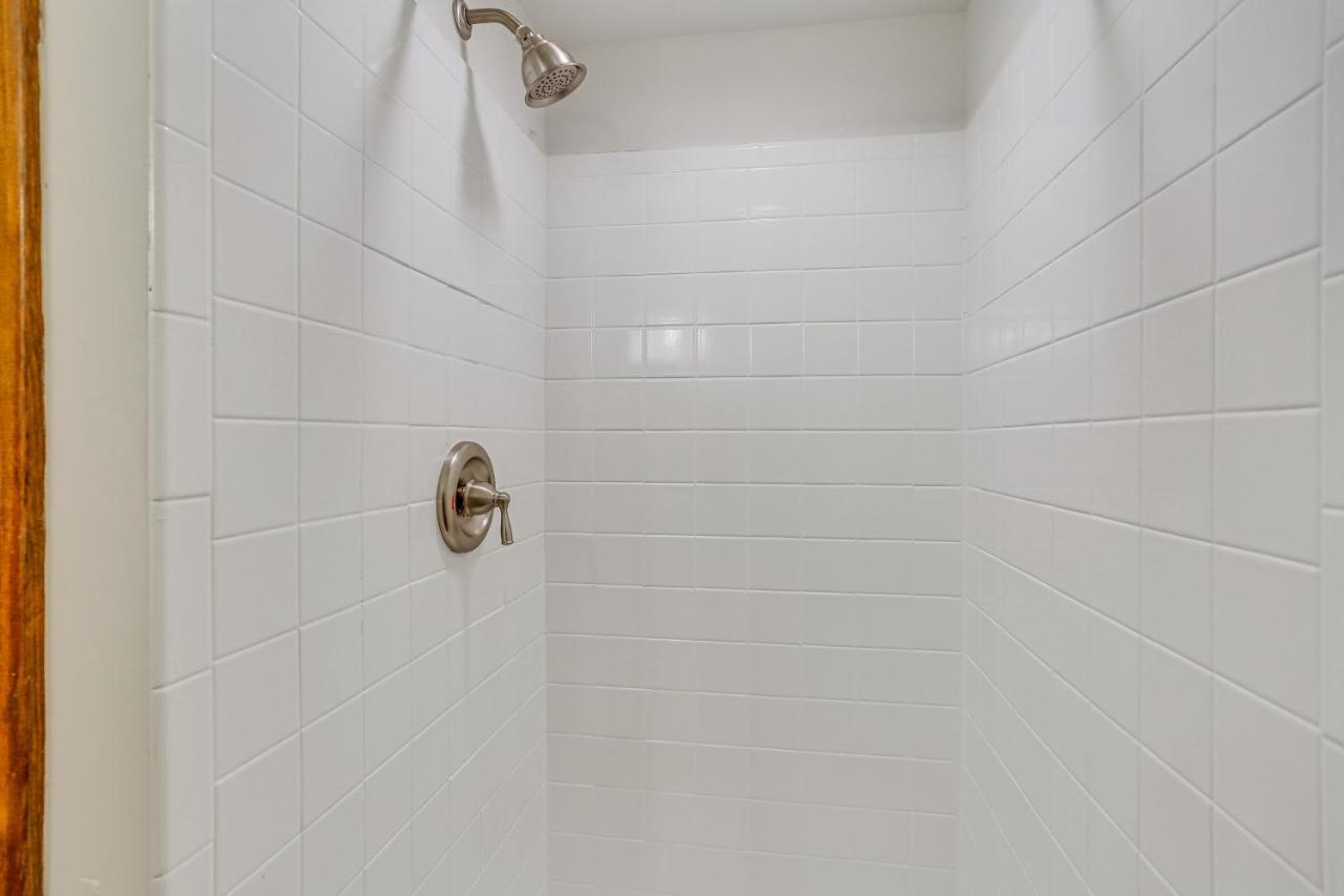 Vernon Township Condo With Balcony Near Ski Lifts! エクステリア 写真