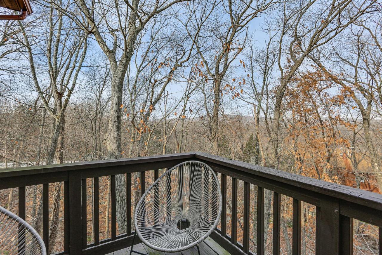 Vernon Township Condo With Balcony Near Ski Lifts! エクステリア 写真