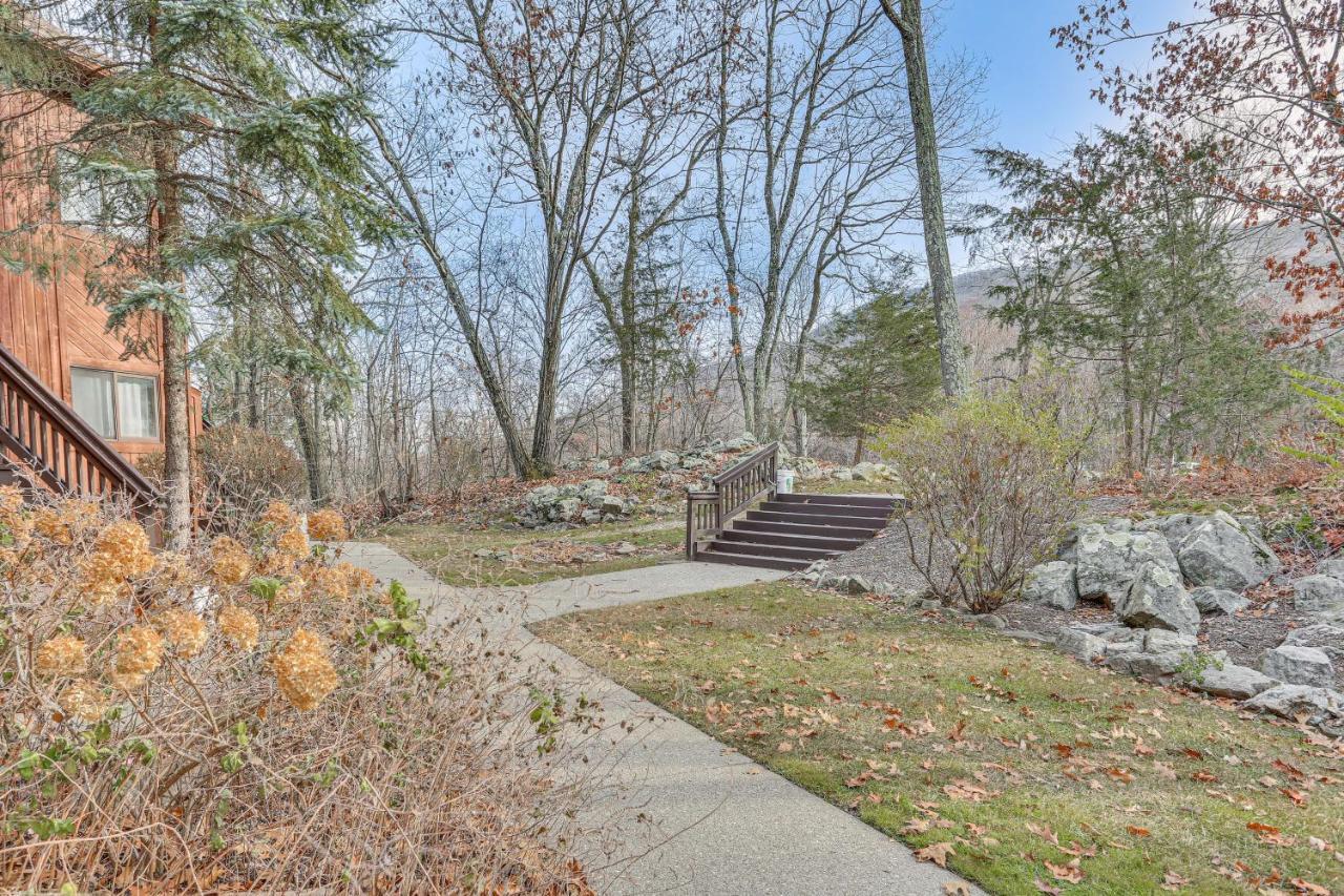 Vernon Township Condo With Balcony Near Ski Lifts! エクステリア 写真